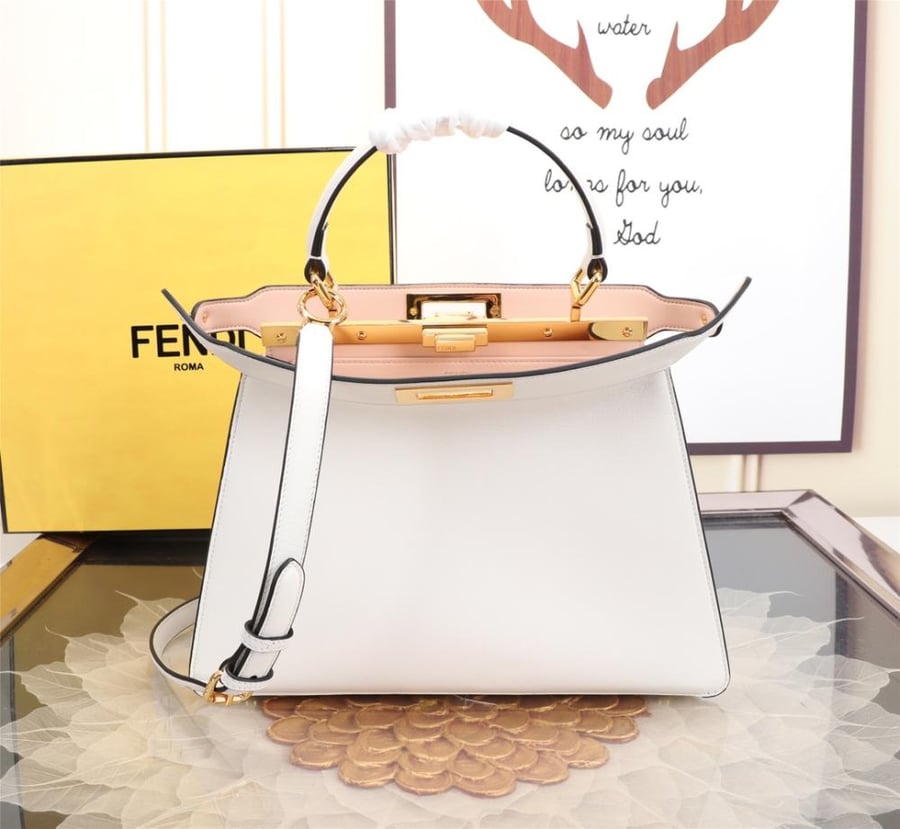 Fendi- 33cm Peekaboo