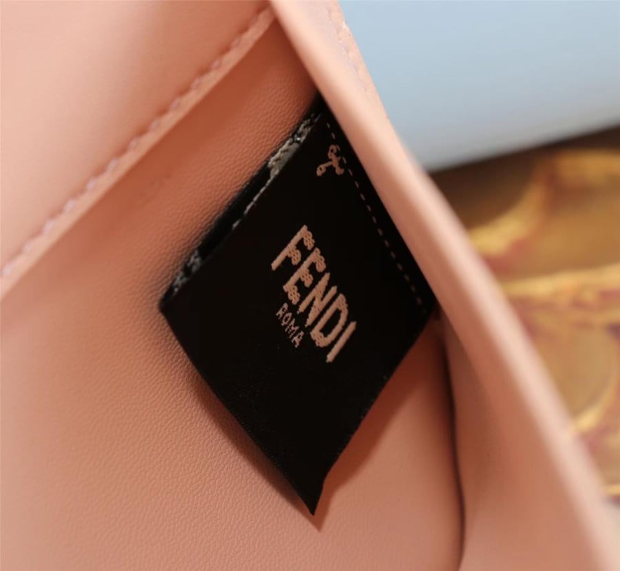 Fendi- 33cm Peekaboo