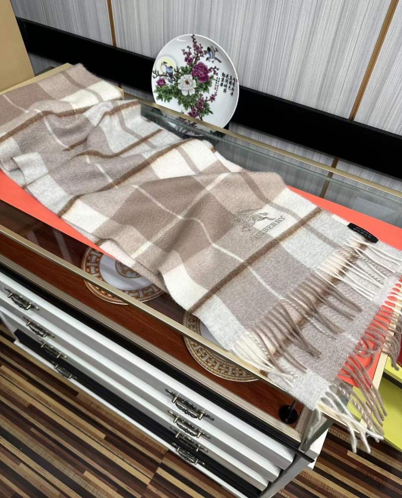 Burberry - Scarf