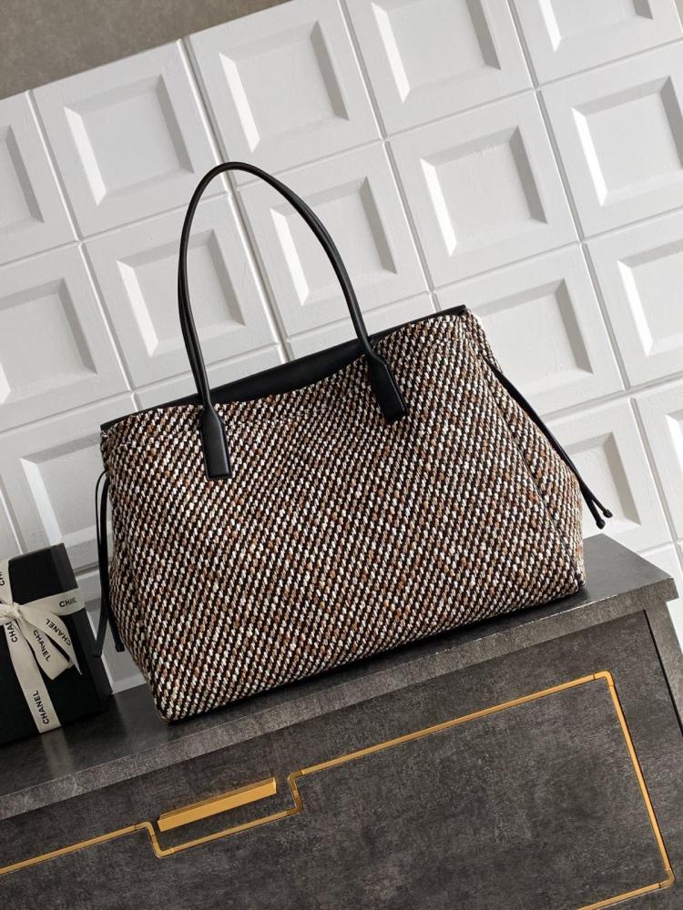 Chanel - Large Shopping Bag