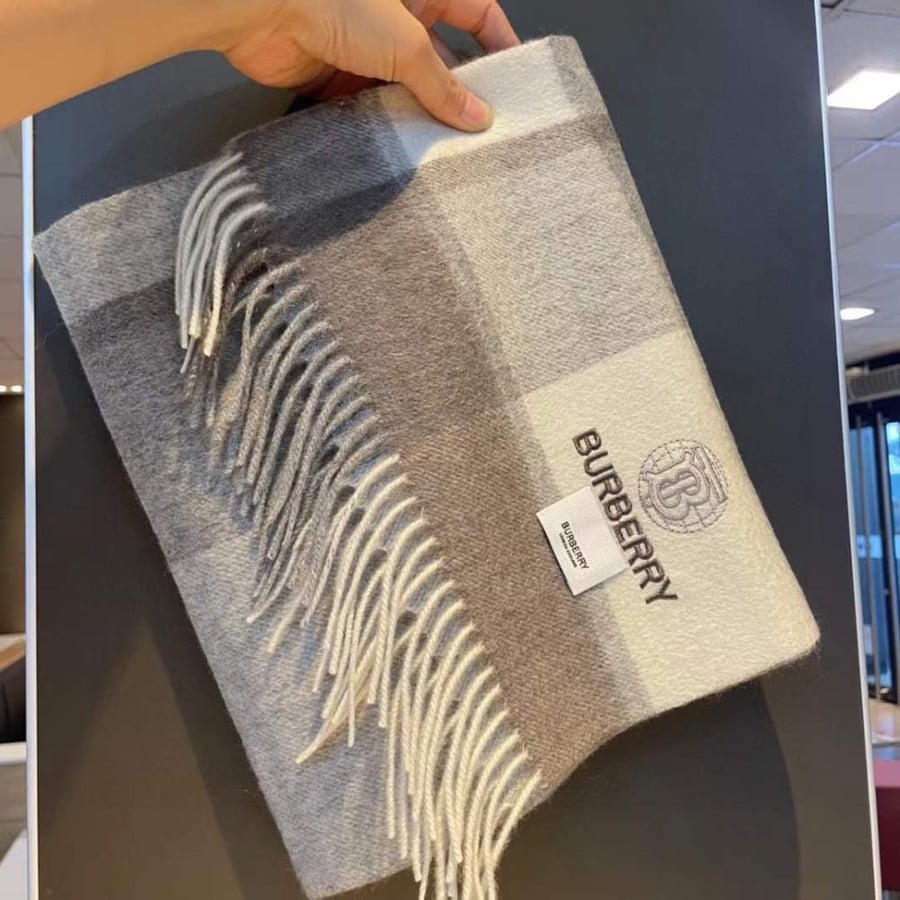 Burberry - Scarf