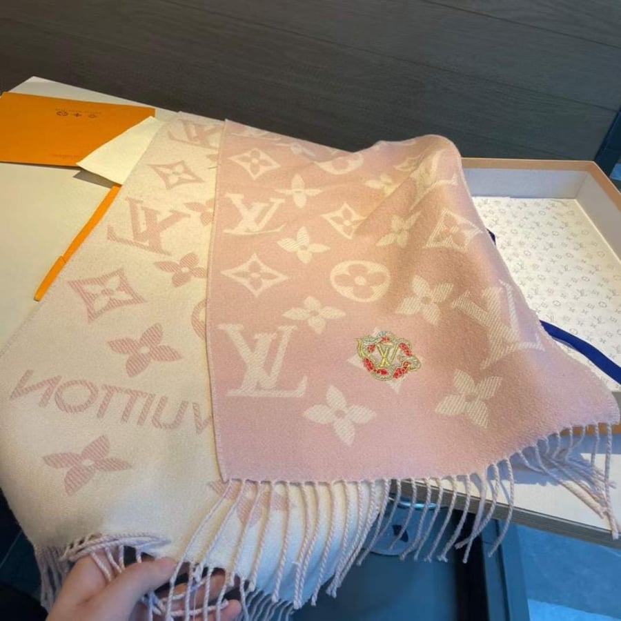 Louis Vuitton- Scarf