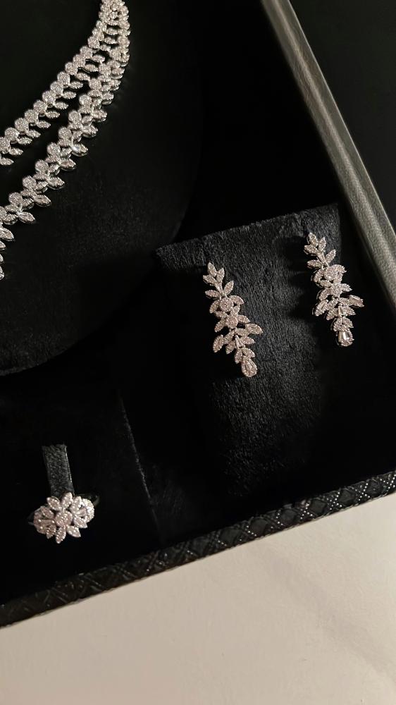 Two-layer rose set