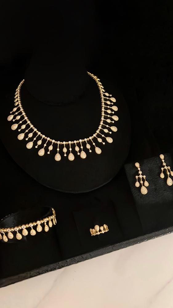 Aura set
