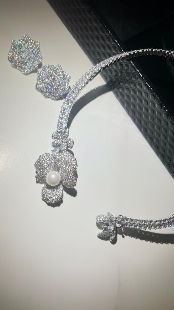 Pearl rose