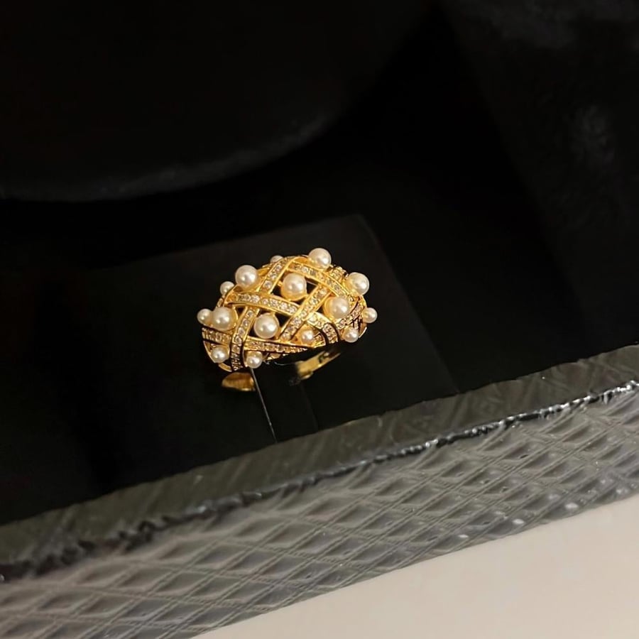 Gold pearl