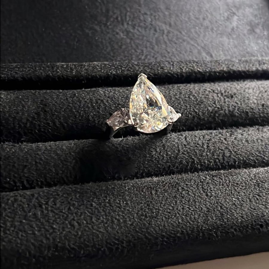 Pear cut ring