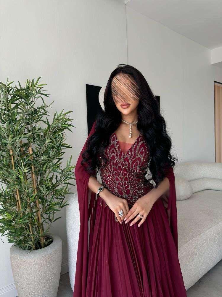 فستان سهرة انسيابي فاخر