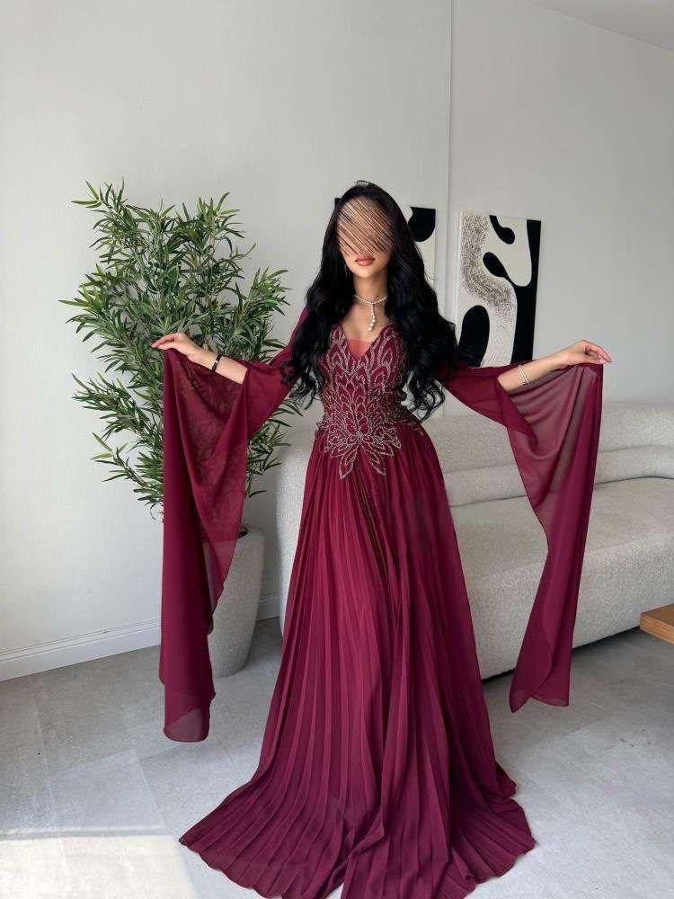 فستان سهرة انسيابي فاخر
