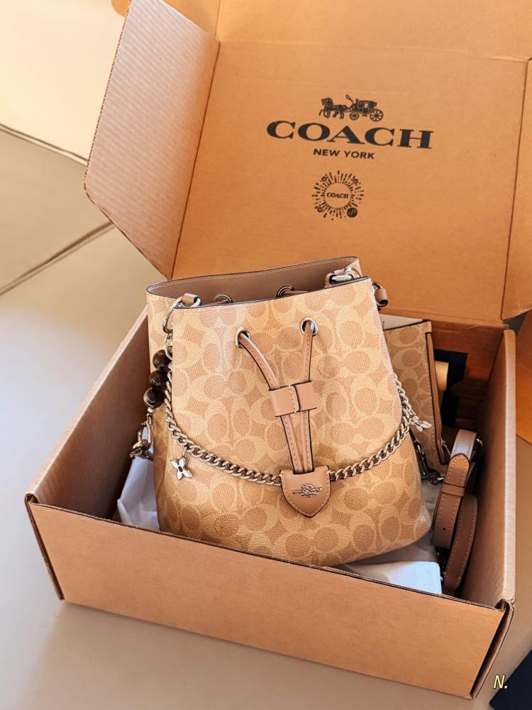 حقيبة كوتش(Coach)
