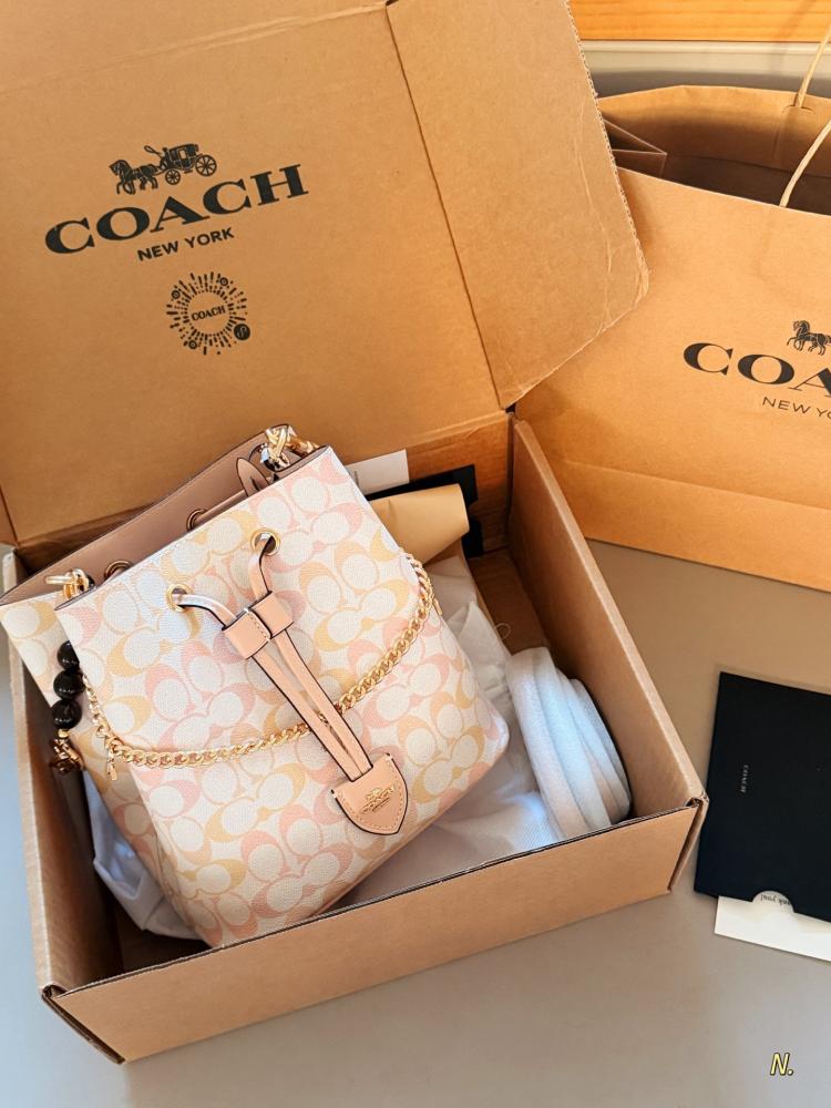 حقيبة كوتش(Coach)