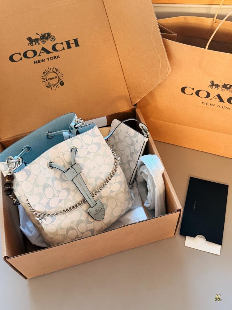 حقيبة كوتش(Coach)