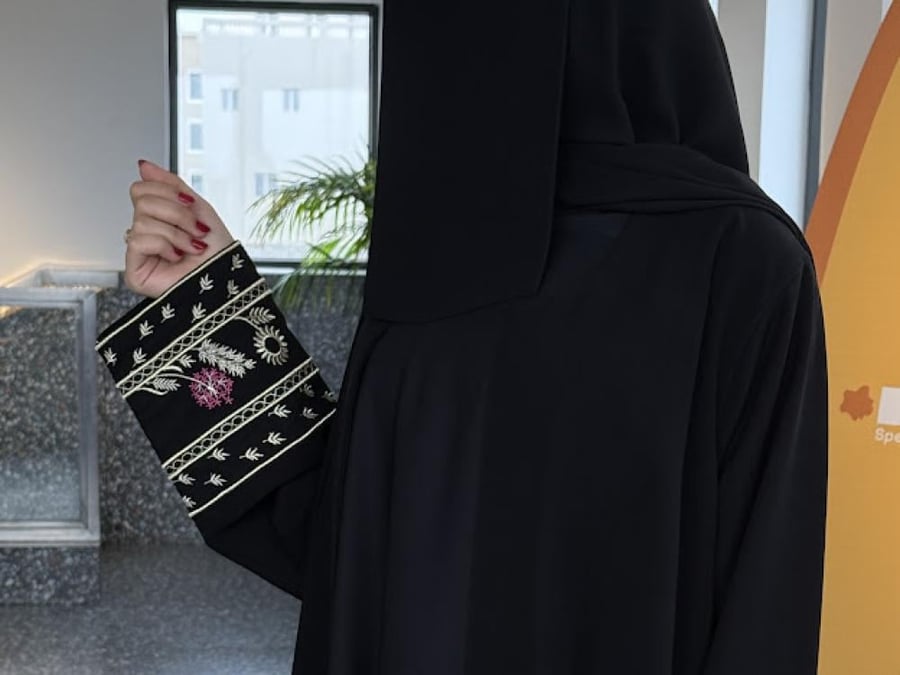 عباية سوداء مميزة  قصة ربع كلوش