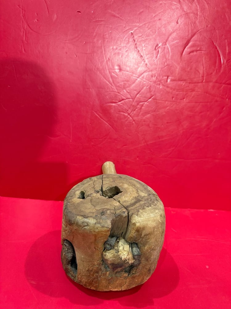 Capon or Megneh for pounding grains traditionally