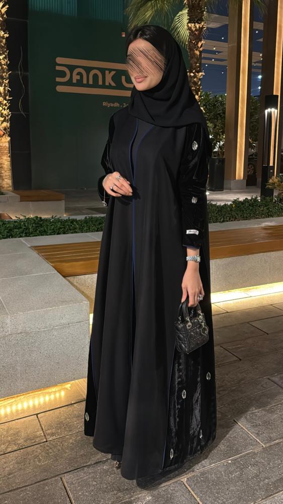 A moon abaya