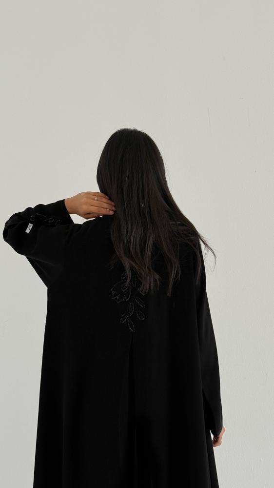 A Thief Abaya