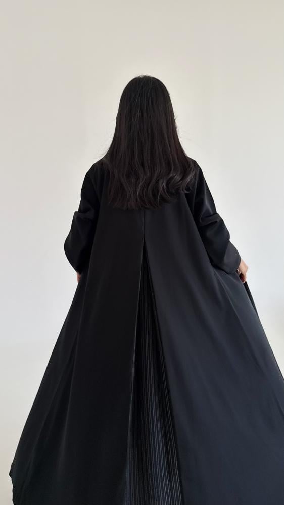 Striped abaya