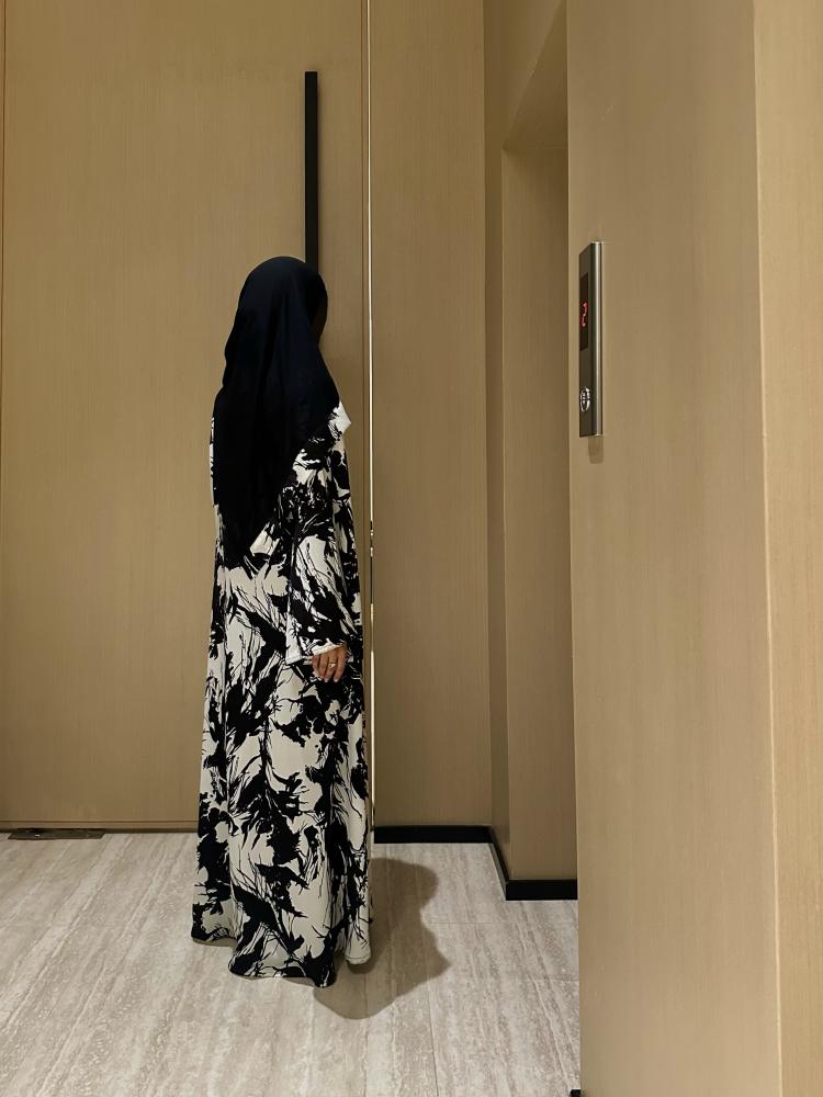 B&W Printed Abaya