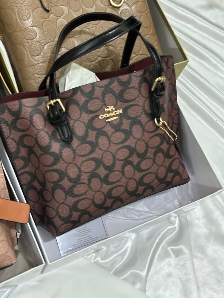 كوتش مولي توت باق