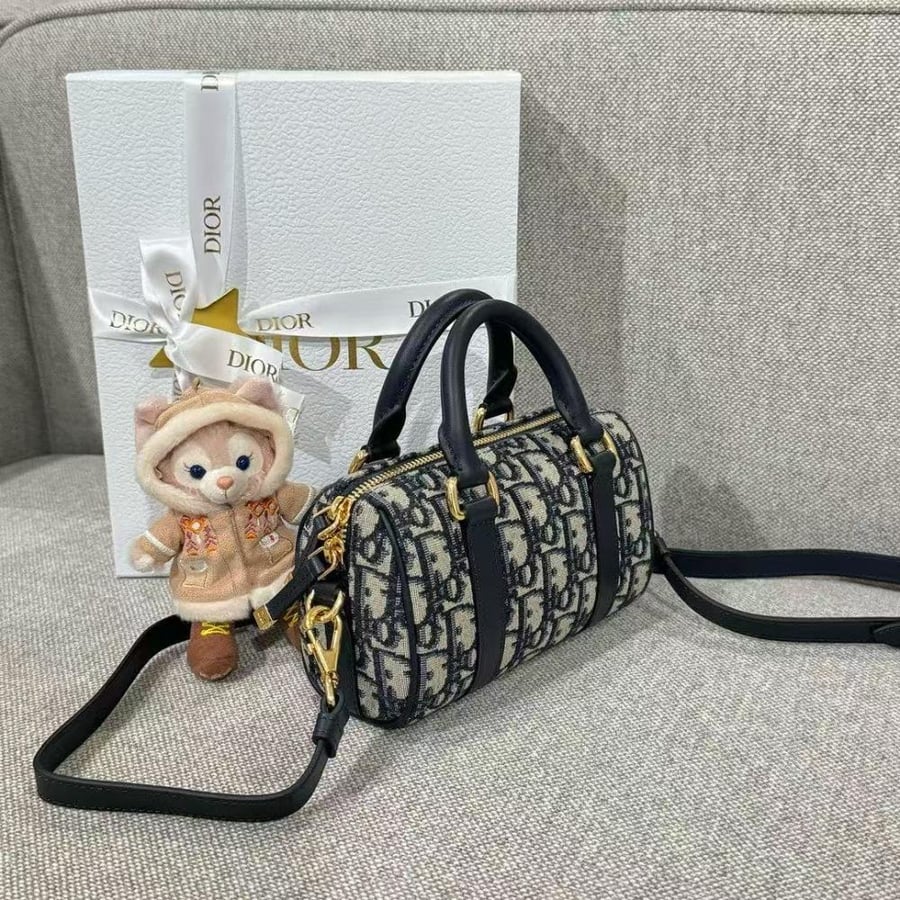 شنطة ديور Nano Dior Groove 17 Bag  مقاس 17cm
