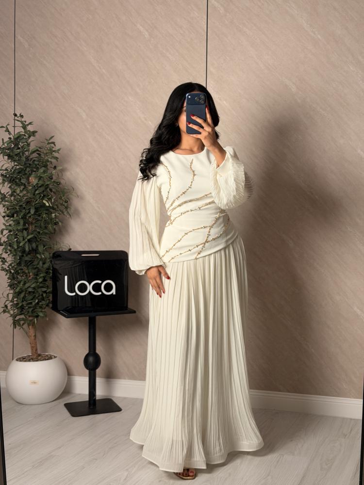 A soft and elegant set