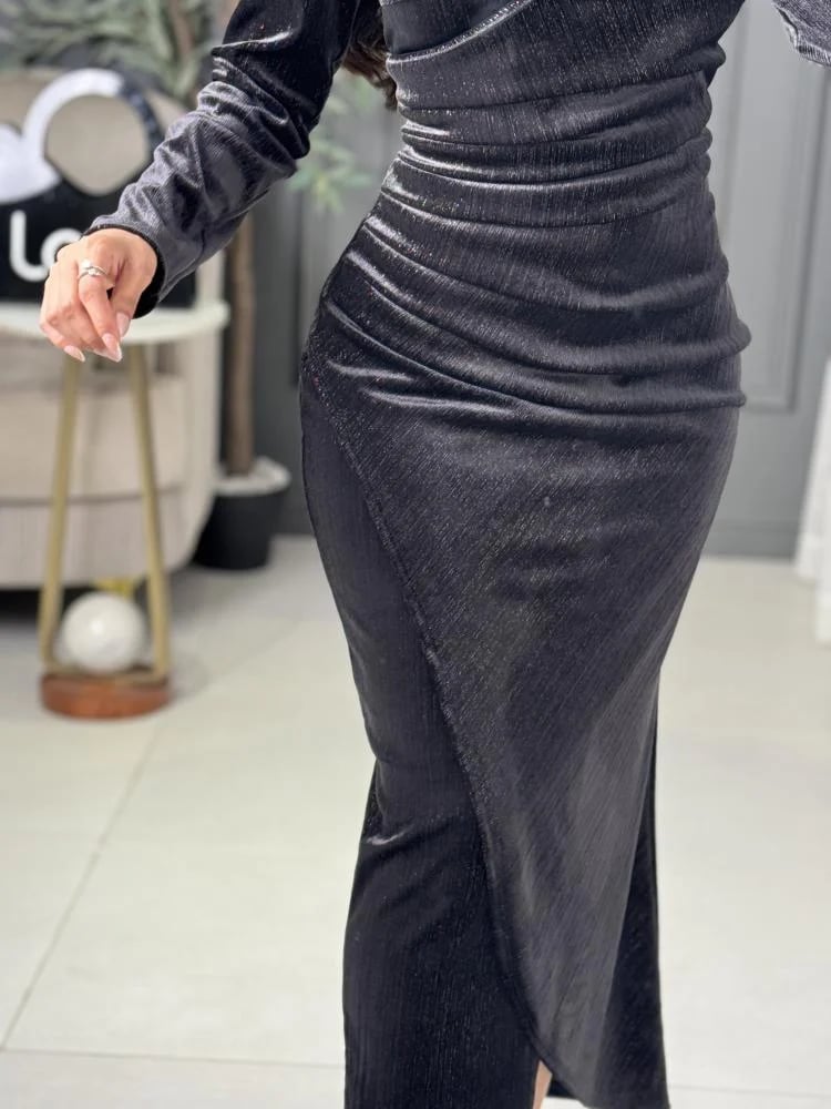 Soft dress in black color from Luca