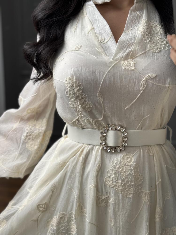 Long dress with a belt and a distinctive beige color from Luca Fashion