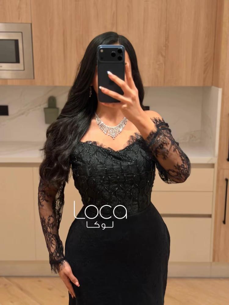 فستان سهرة أسود أوف شولدر بأكمام دانتيل