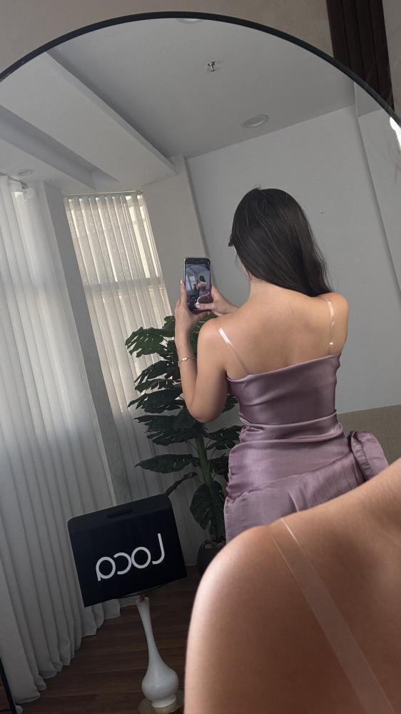 Evening dress in an attractive color