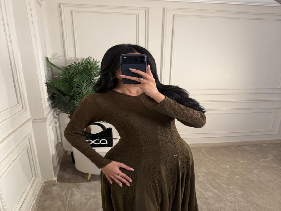 فستان ناعم زيتي بأكمام طويلة