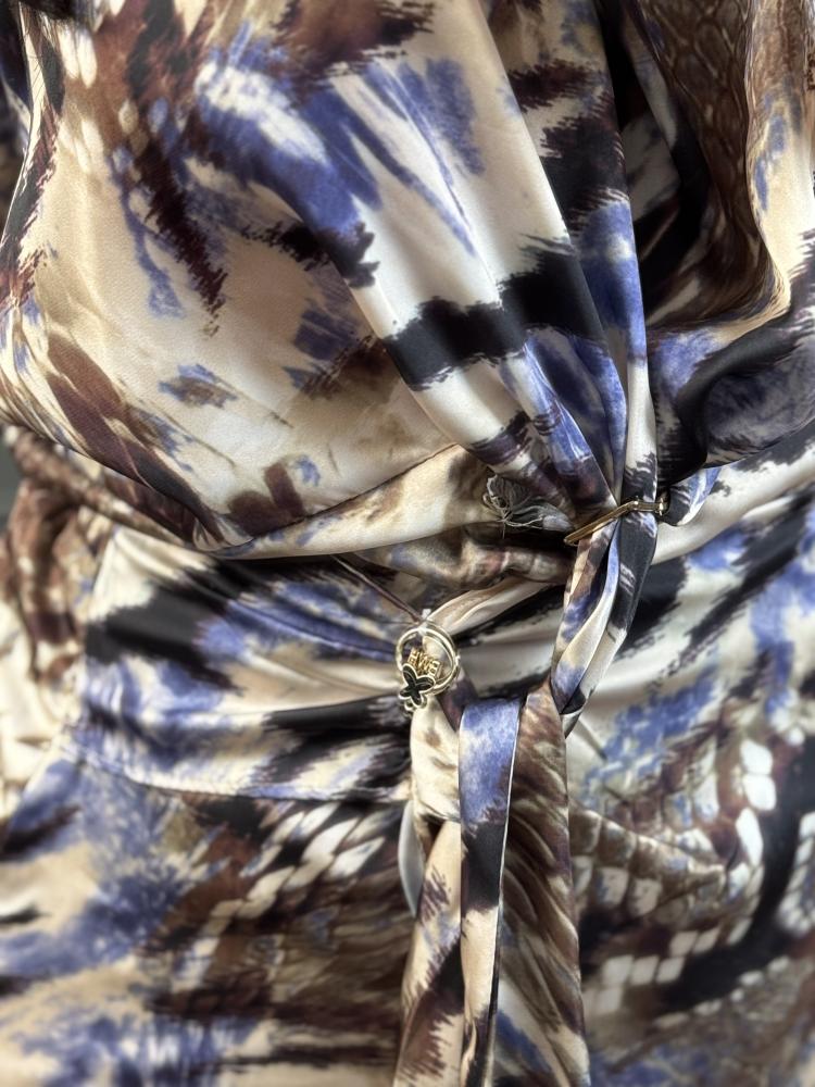 A set of a blouse and pants made of soft fabric from Luka Fashion