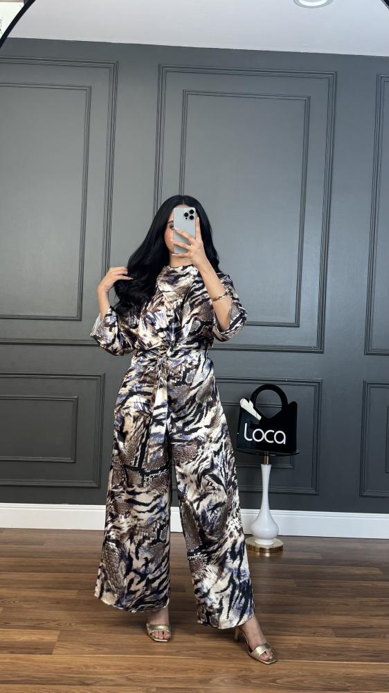 A set of a blouse and pants made of soft fabric from Luka Fashion