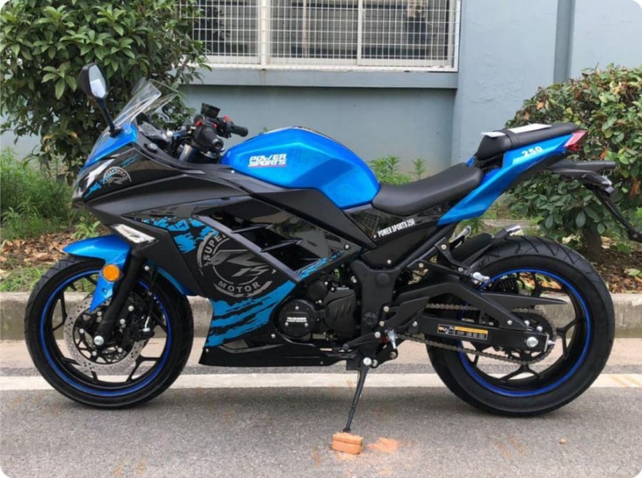 دراجة نارية 250cc موديل 2026 لون ازرق