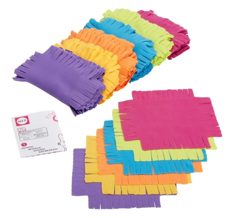 A sewing-free blanket making game