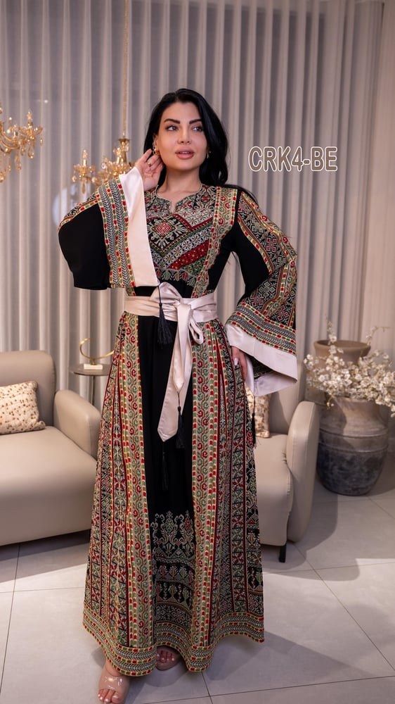 فستان كريب ملكي كلوش مرصع الماس