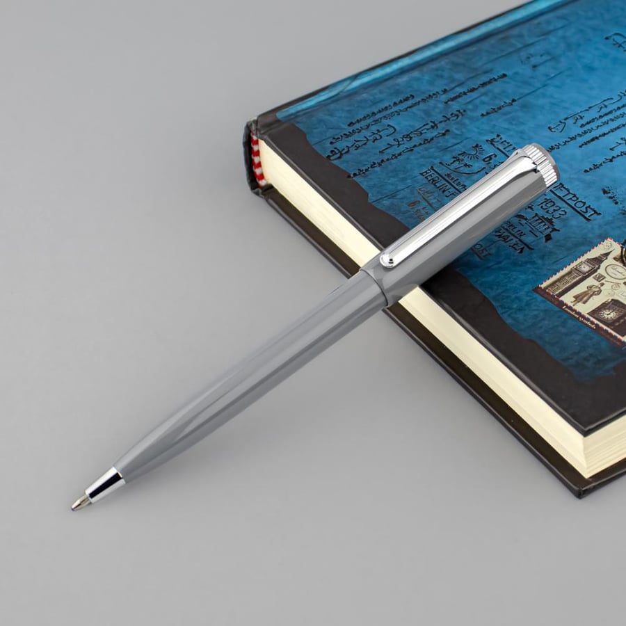 Pen "Wahaj Al-Fidda" – Elegant design and attractive shine