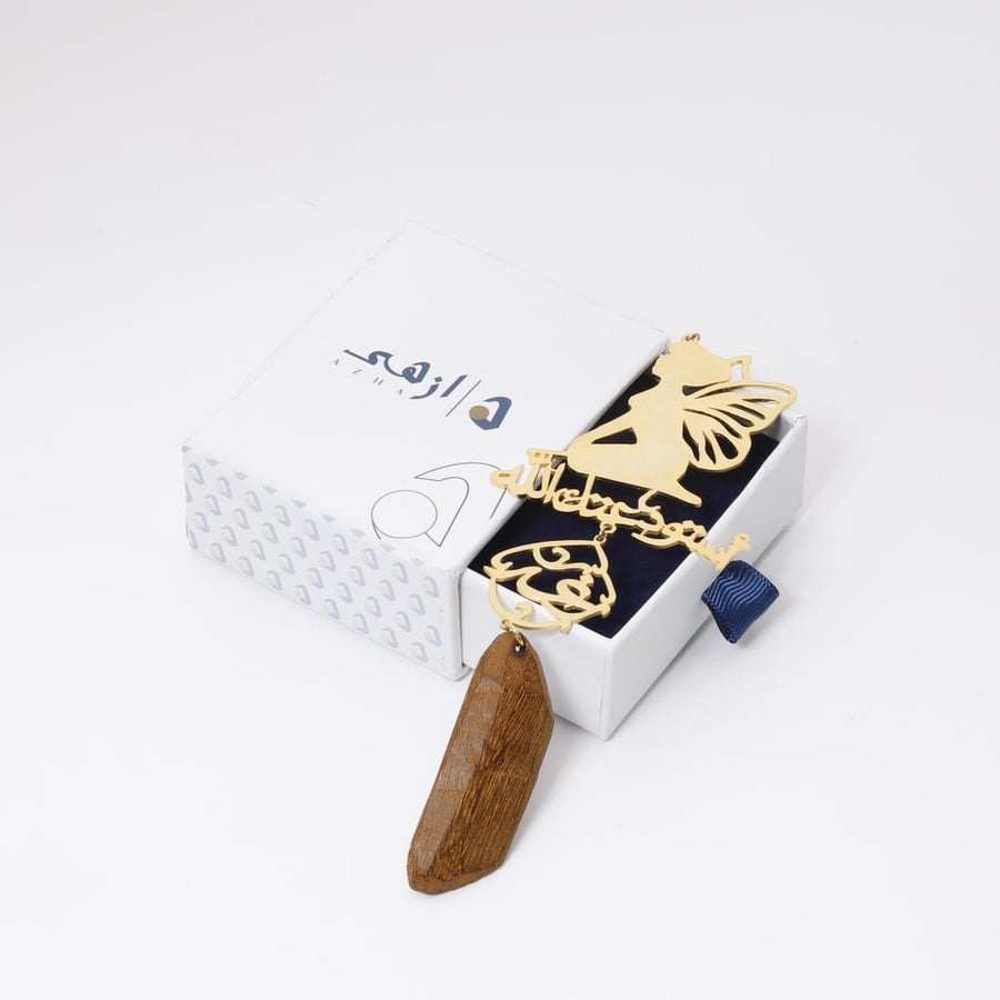 Luxury car ornament (plated with gold water) gentle touches of femininity..
