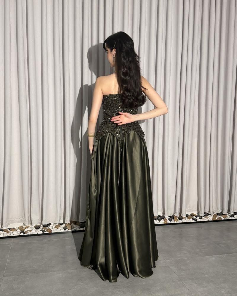 F587