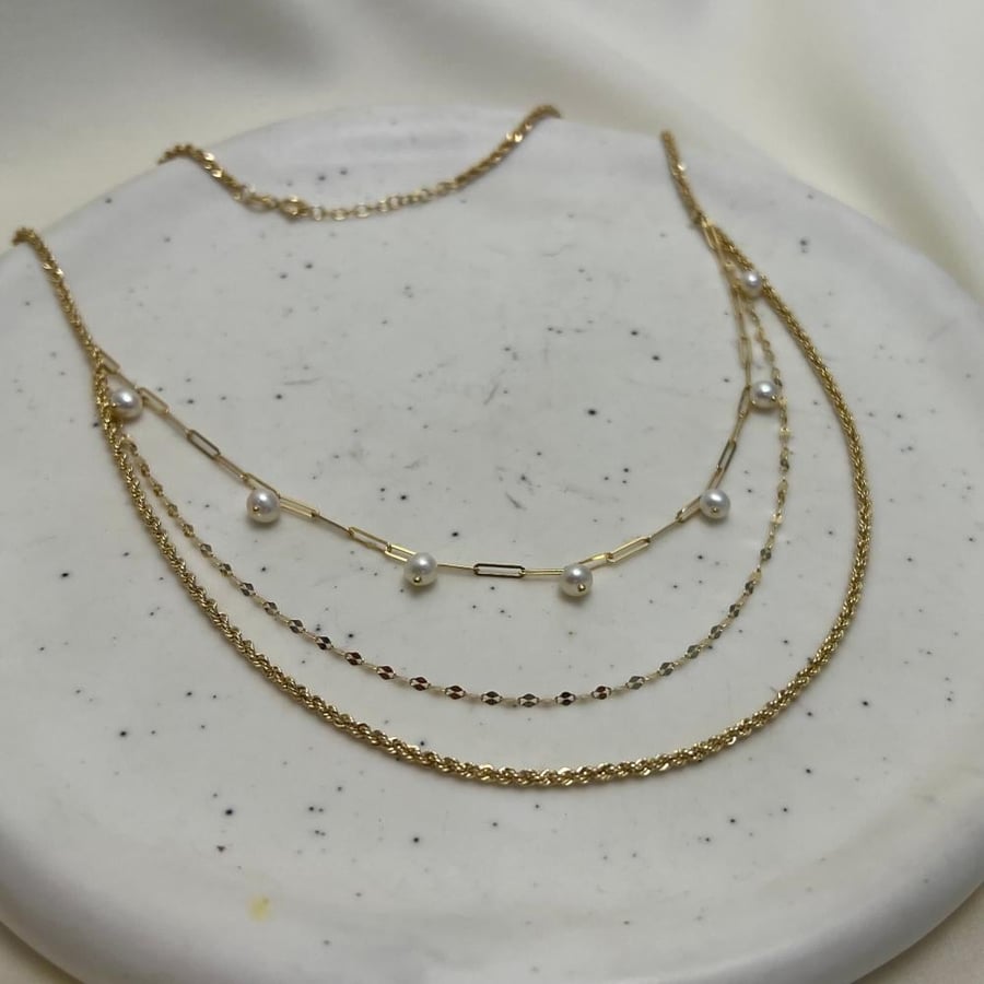 18 karat gold necklace