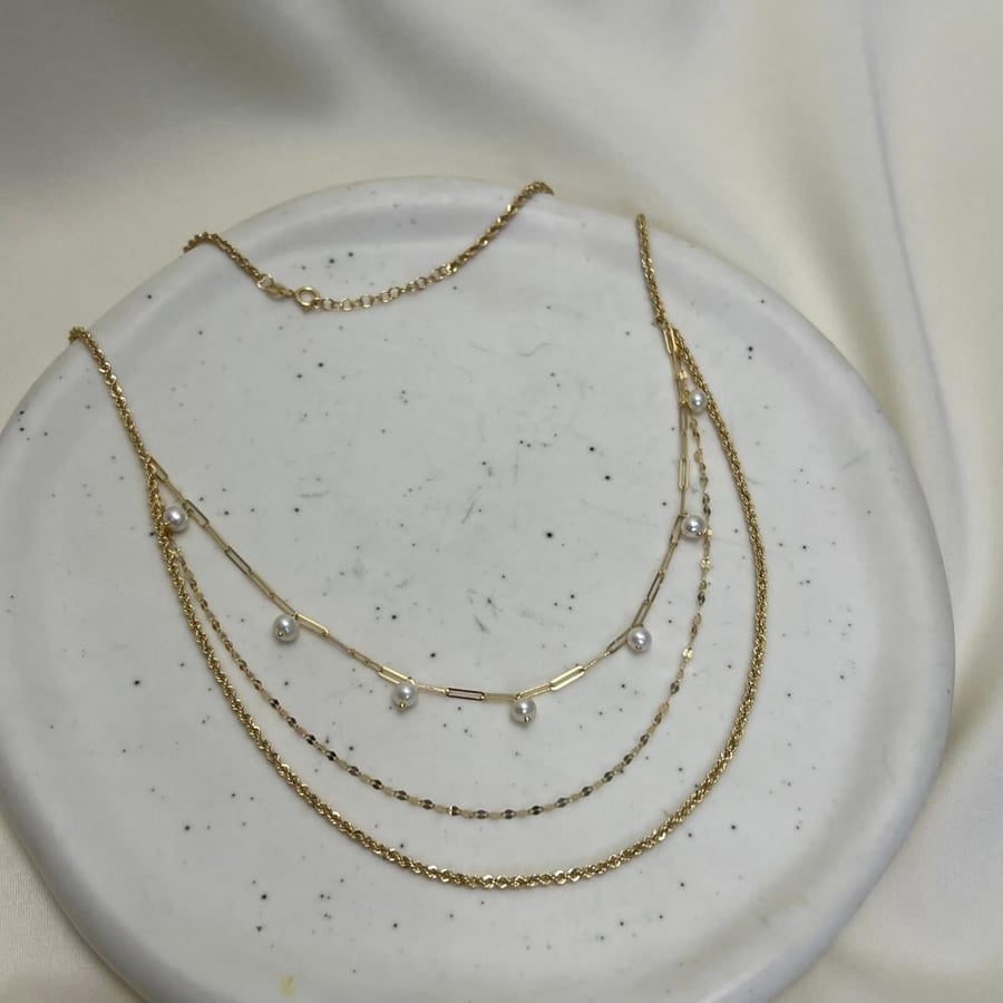 18 karat gold necklace