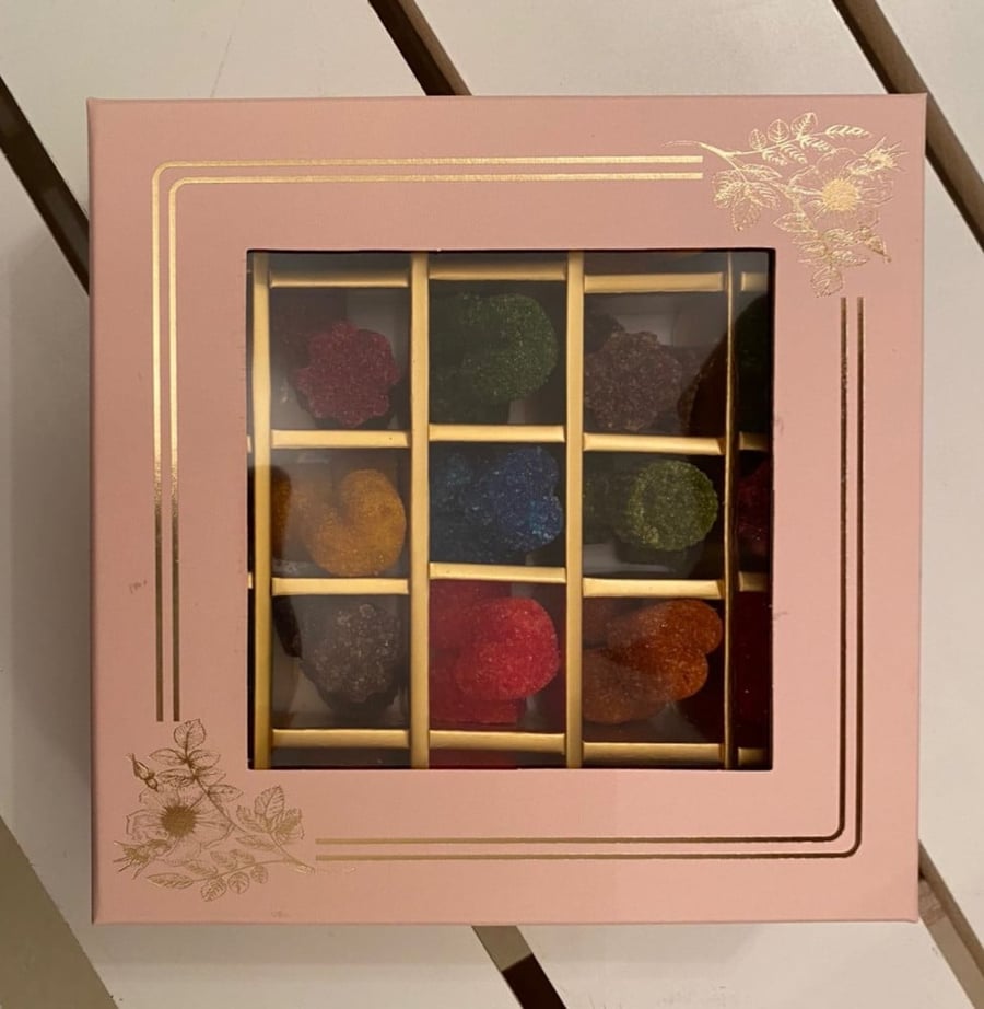 صندوق شاي ( ٢٠ نكهة - ٥٠ حبة )