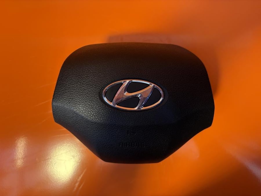 Hyundai Elantra steering airbag
