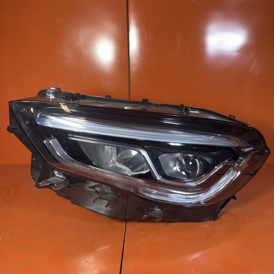 شمعة أمامية مرسيدس CAL أصلية  – LED – H247 – موديلات 2020–2023