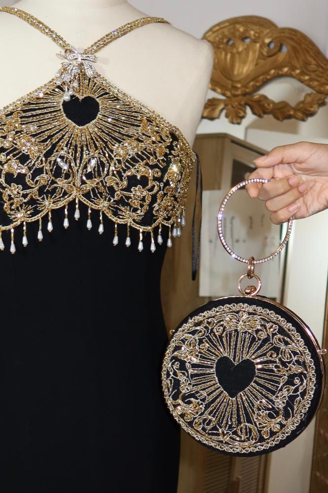 NÉE —شنطـه نِـــيــه اسود