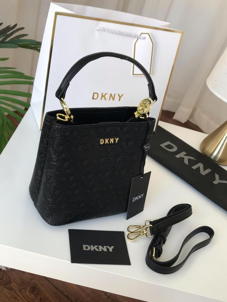 شنطة DKNY