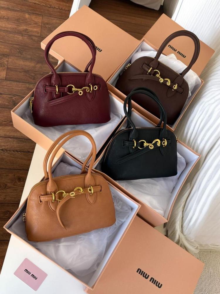 شنطة miu miu