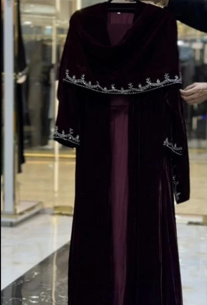 عبايه مخمل شتويه