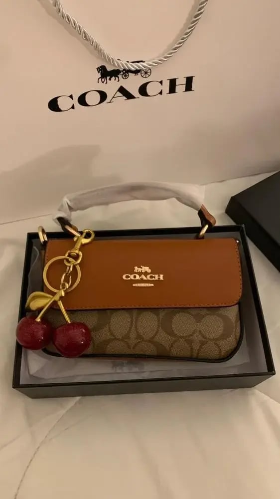 شنطه coch اصدار جديد عده الوان