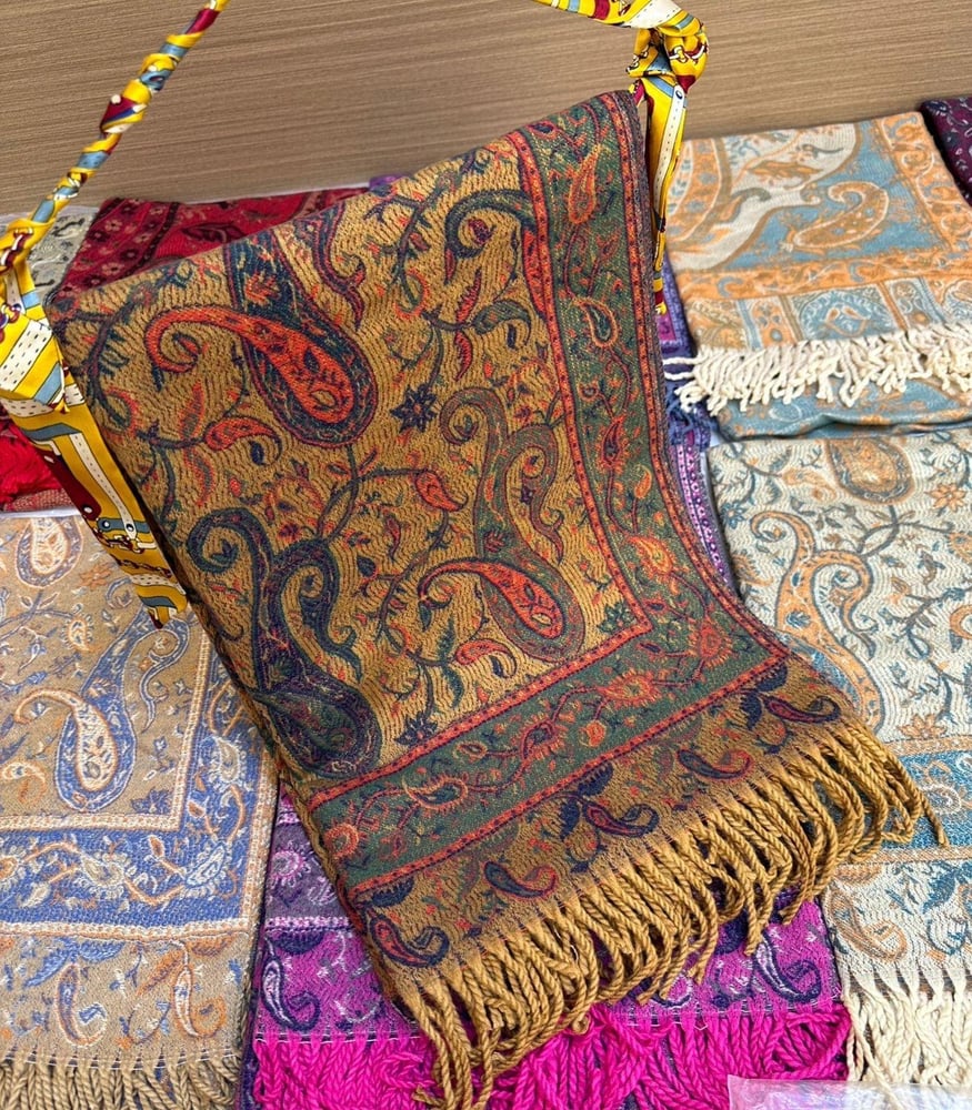 Kashmiri shawl