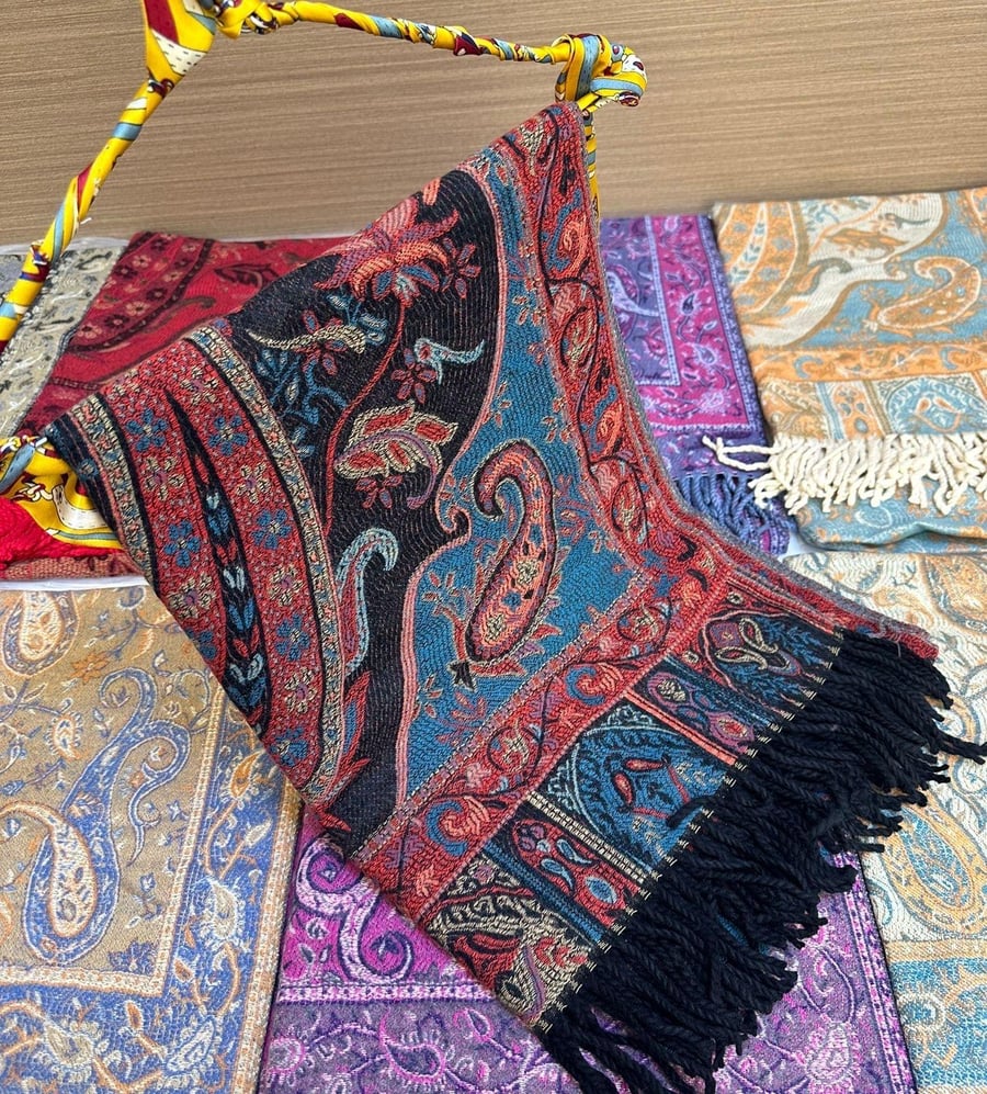 Kashmiri shawl